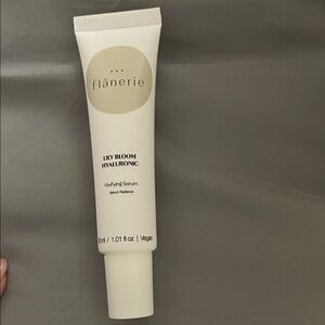 Lily Bloom Hyaluronic Serum - Cream